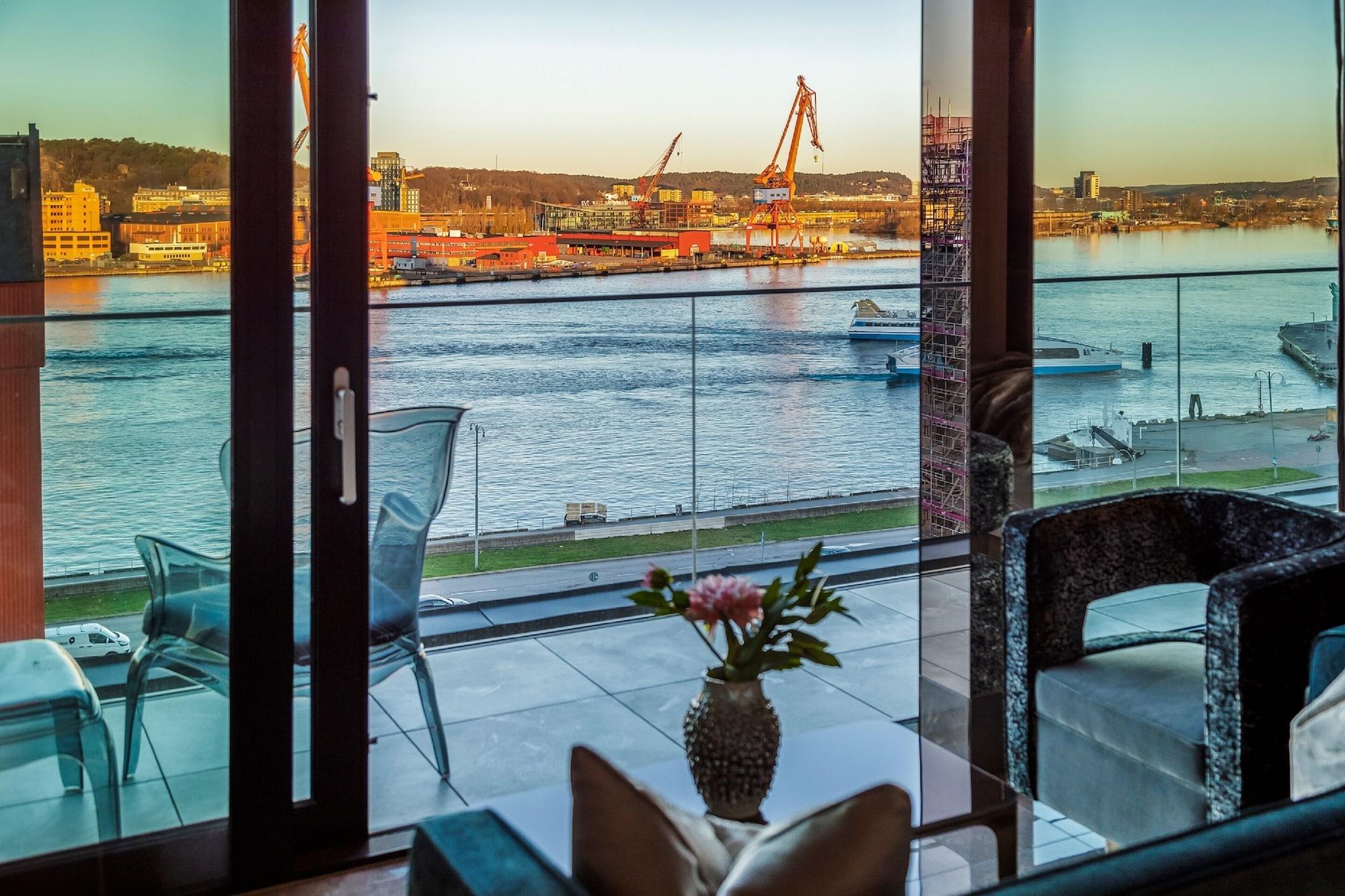 Riverton Hotel 4*